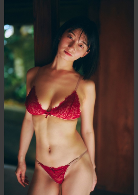 【デジタル限定】瀬戸環奈1st写真集 emerald star-3