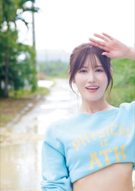 Late Bloomer 藤森里穂1st写真集-3