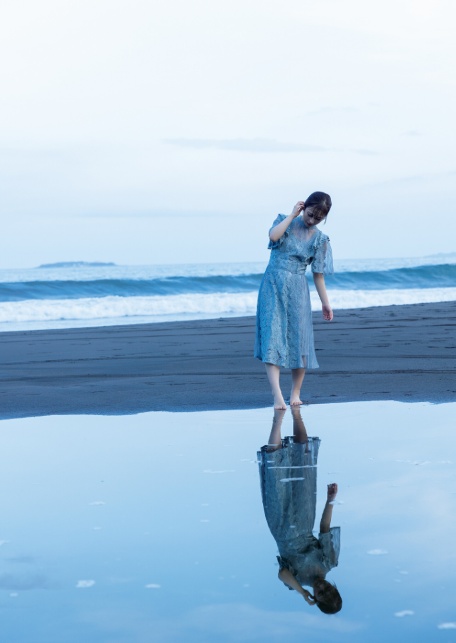 【電子版だけの特典画像つき】小湊よつ葉写真集 芽吹き-4