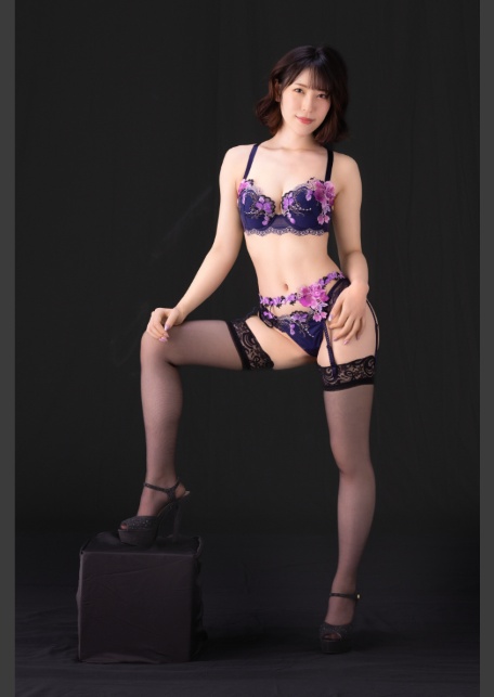 絶対的セクシーポーズブック 瀧本雫葉【ヌードポーズ写真集】-4