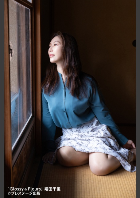 Glossy＆Fleurs 翔田千里 【ヌード写真集】FANZA限定特別カット付き-2