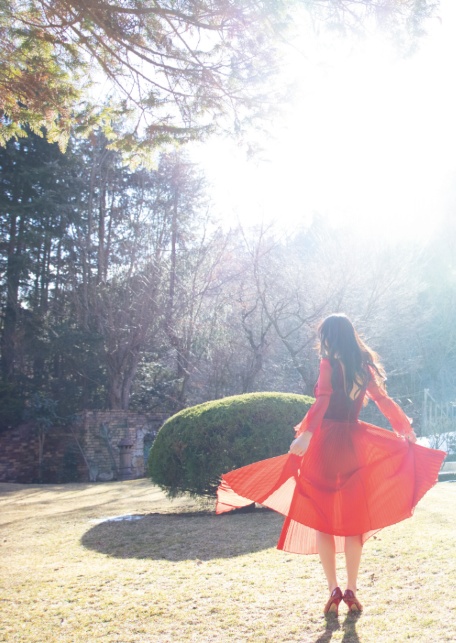 【電子版だけの特典カット付き】街山みほ写真集『Phantom』-3