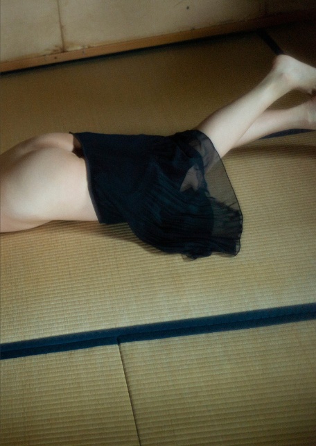 染谷有香デジタル写真集「赤いアルバム 裸の記憶」-4