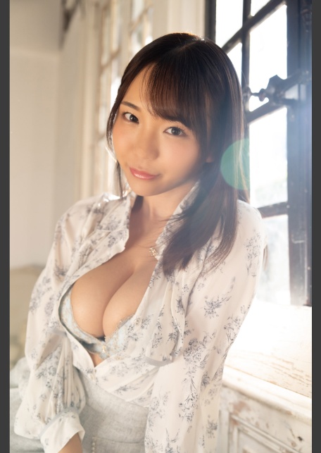 莉々はるか写真集「Hな乳惑」週刊実話デジタル写真集-10