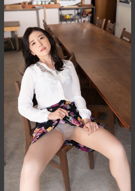 木下璃々子デジタル写真集 NAUGHTY-2