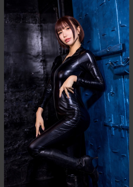 痴るあうと 雨倉楓 【セミヌード写真集】FANZA限定特別カット付き-4