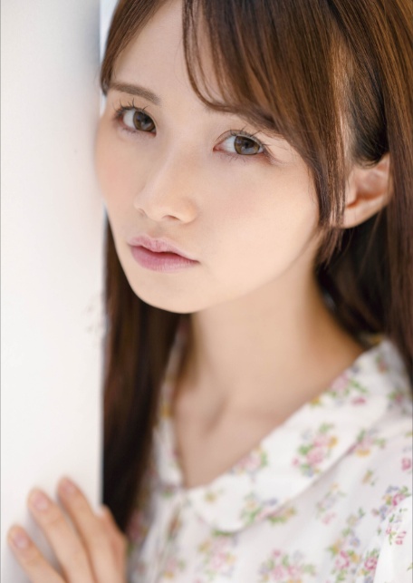 【FANZA限定 特典写真付き】泉ももか1st写真集『恋心』-サンプル画像5
