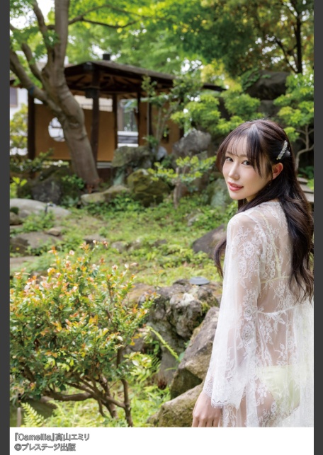 Camellia 高山エミリ 【ヌード写真集】FANZA限定特別カット付き-サンプル画像2