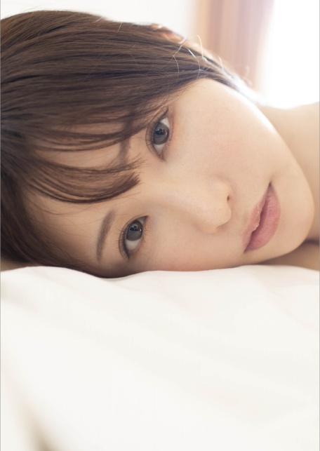 【ノーカット版】【特典カット付き】天使もえ オフィシャルヌード写真集 「Heavenly bliss」-サンプル画像4