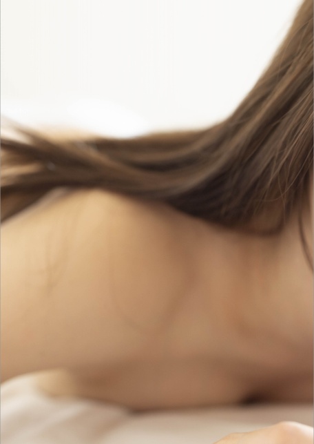 【ノーカット版】【特典カット付き】天使もえ オフィシャルヌード写真集 「Heavenly bliss」-サンプル画像6